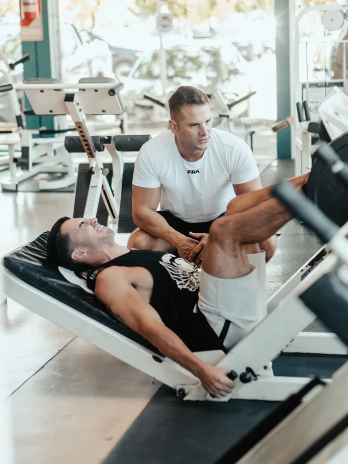 Cris Grosz entrenando a Gero Arias